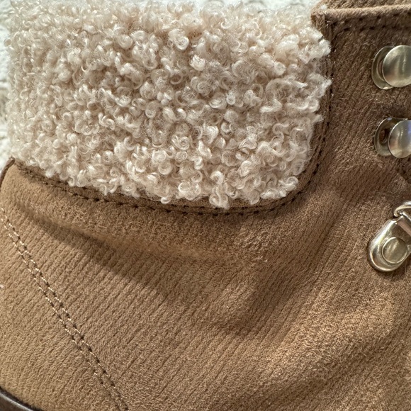 Dr. Scholl's Tan ankle boots with Be Energized Technology - Picture 3 of 10